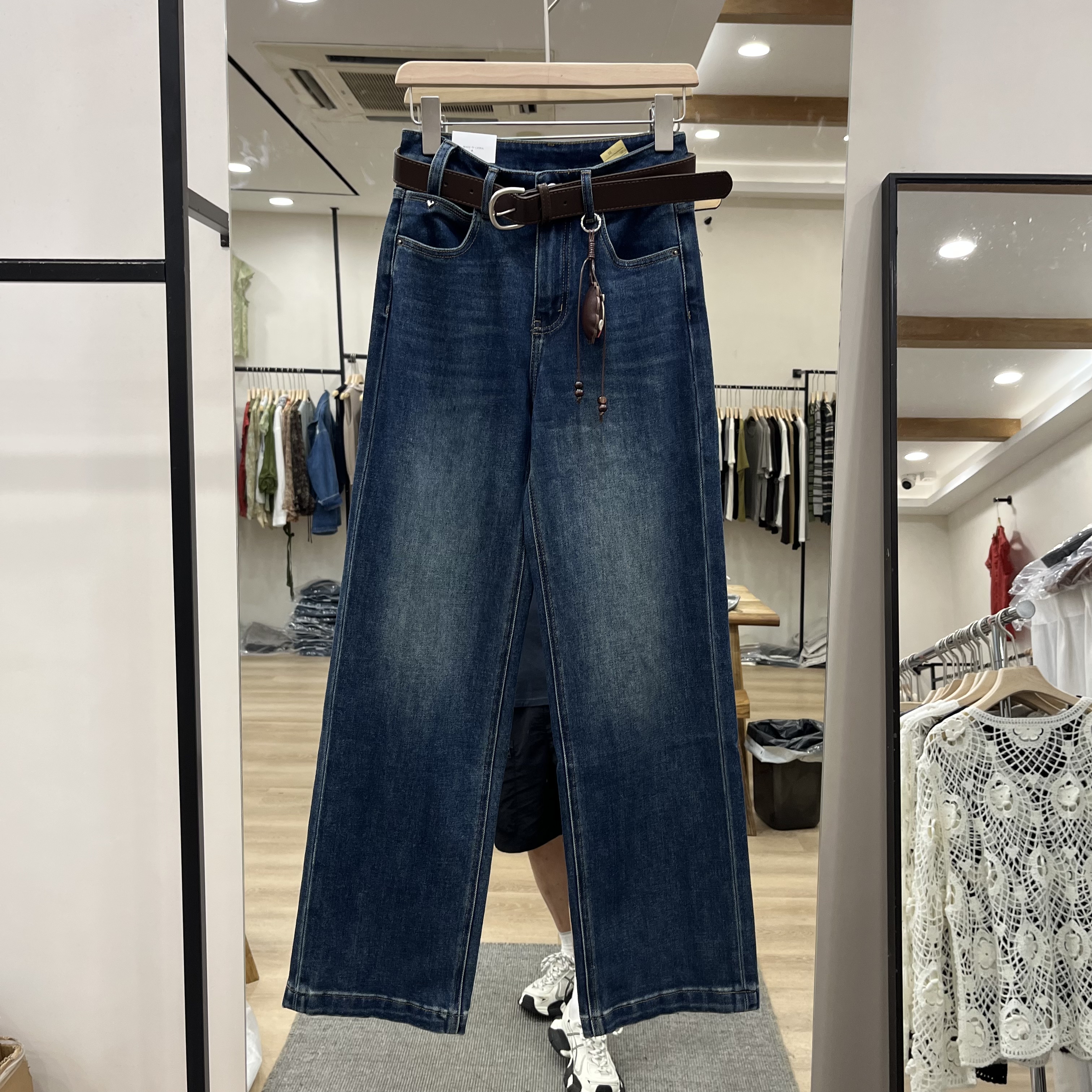欧洲站2026早秋新款女士高腰搭配腰带显瘦直筒牛仔裤欧货时尚长裤