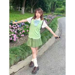 果绿色V领针织马甲背心学院风小青梅裙小清新原创穿搭 jk制服夏季