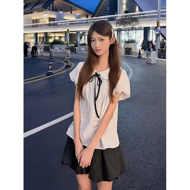 韩系时尚甜美学院风穿搭一整套波点娃娃领短袖上衣+高腰花苞短裤