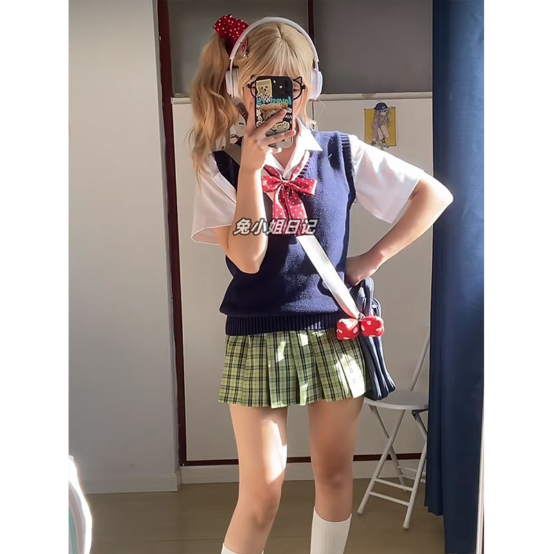 原创JK制服薄款针织衫背心马甲校供感穿搭学院风jk小青梅格裙短裙