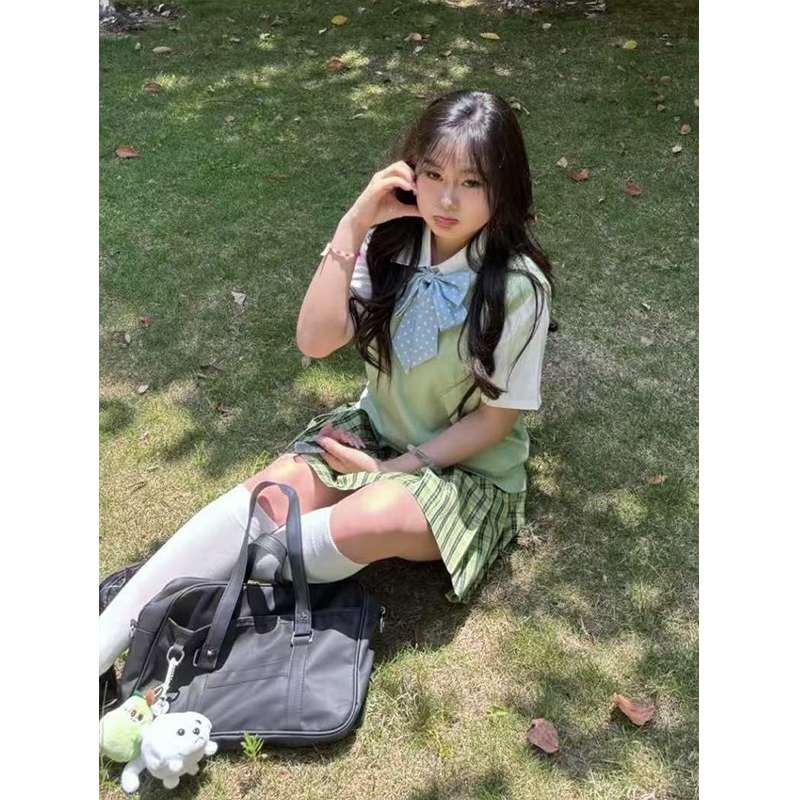 原创JK制服新款小青梅JK短裙小清新学院风背心果绿色马甲叠穿衬衫