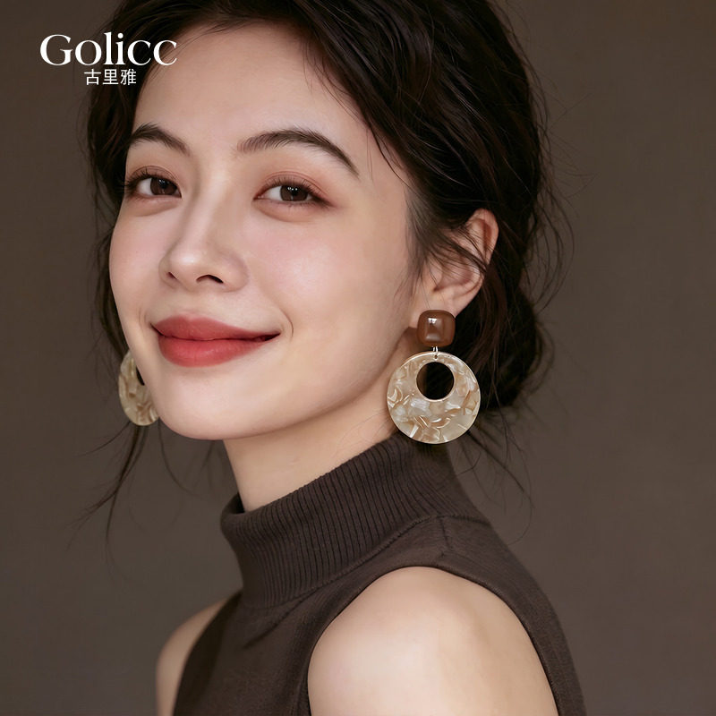 老钱风咖色圆环耳环女方圆脸耳钉美拉德秋冬耳饰2026新爆款高级感