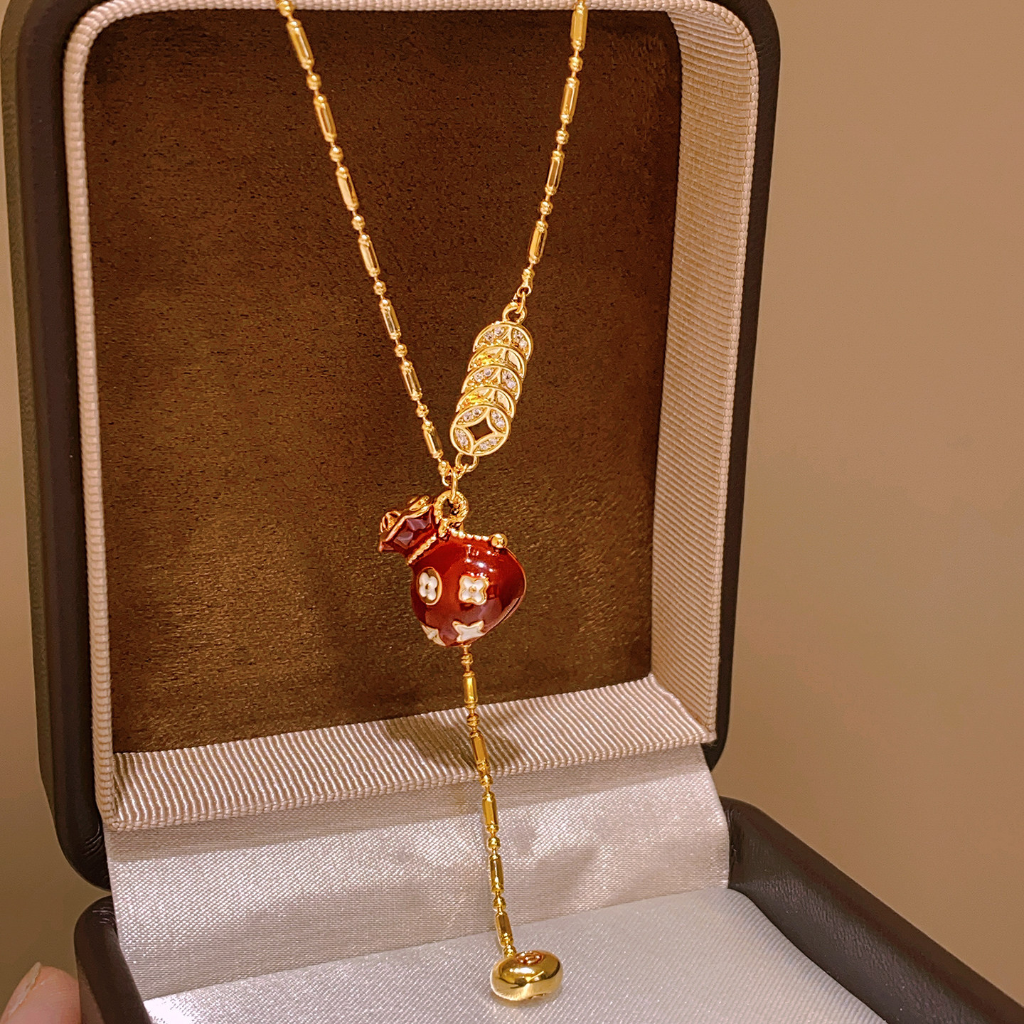 红色福袋吊坠五帝钱币项链女秋冬毛衣链高级感轻奢小众圣诞配饰品