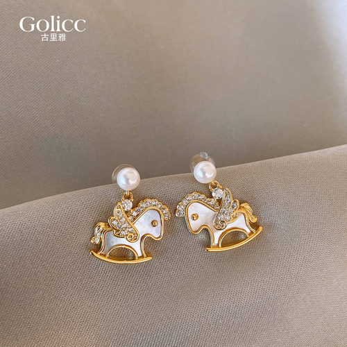 微镶木马珍珠耳坠独特漂亮耳钉