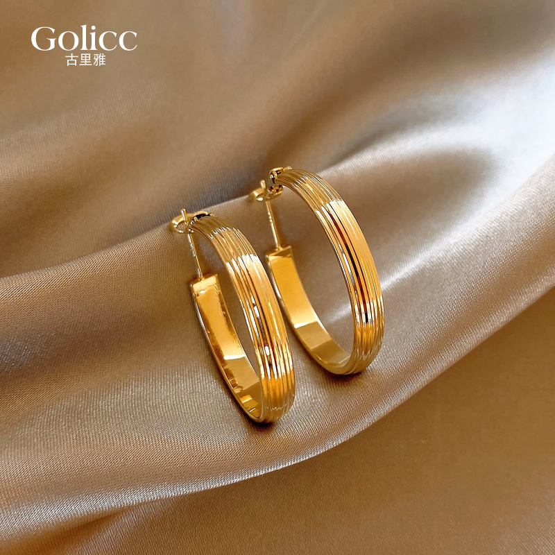金色条纹耳环轻奢高级感气质大气