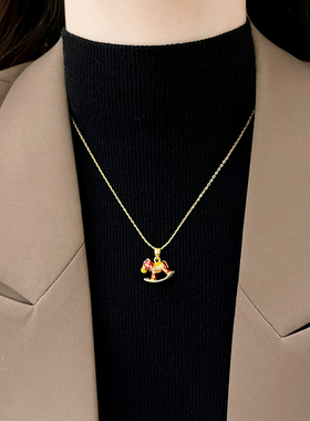 红色小马吊坠项链高级感轻奢小众