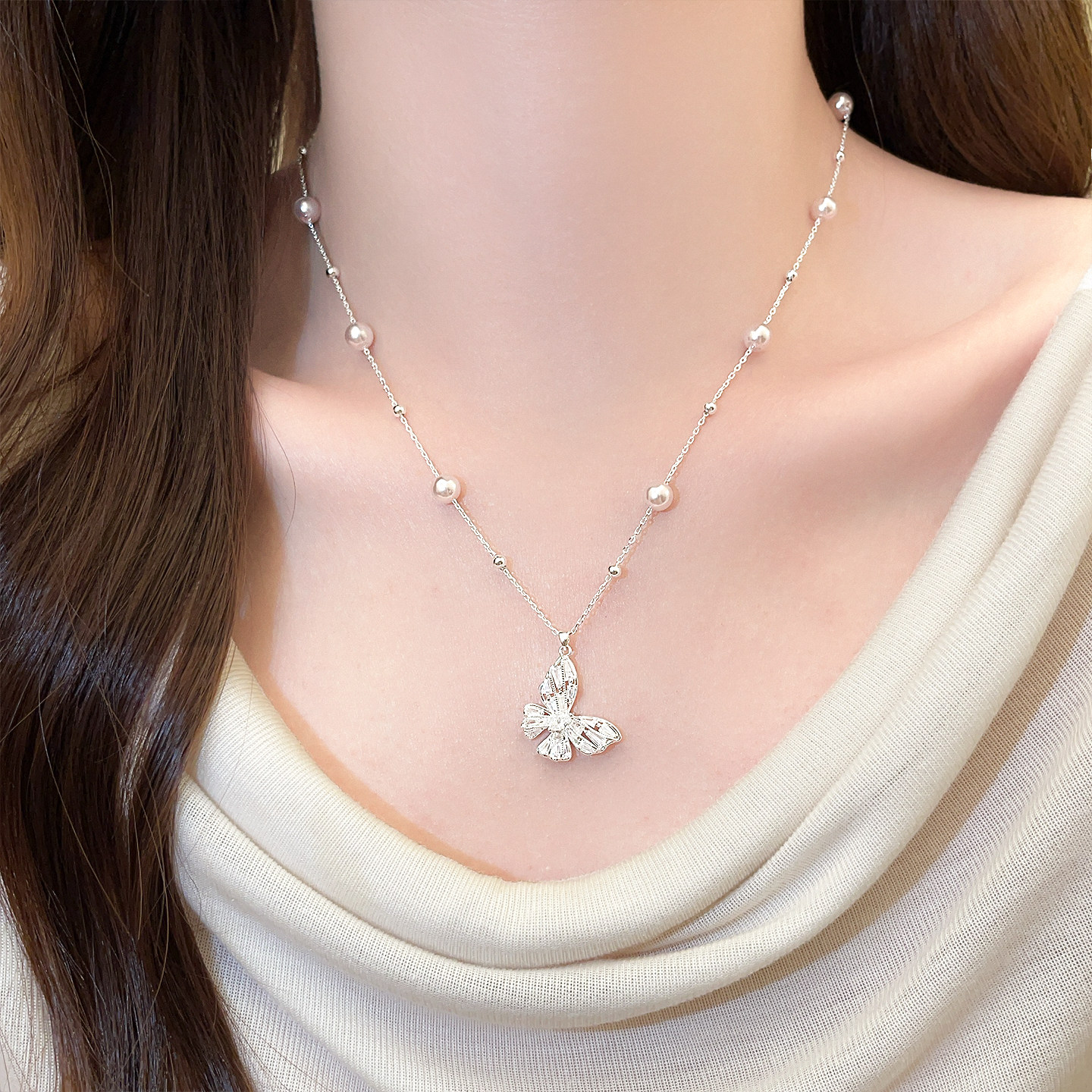 银色满天星珍珠蝴蝶吊坠长项链女款2026新款高级感轻奢小众锁骨链