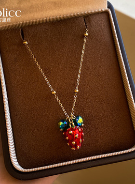 红色草莓吊坠串珠项链高级感配饰