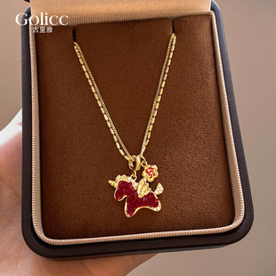 双层叠戴红色锆石小马吊坠项链女高级感轻奢小众毛衣链马年配饰品