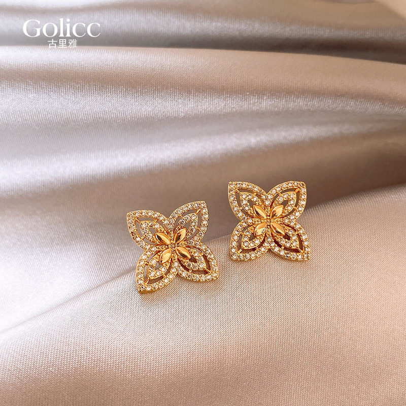 金色满钻镂空四叶草耳钉独特漂亮