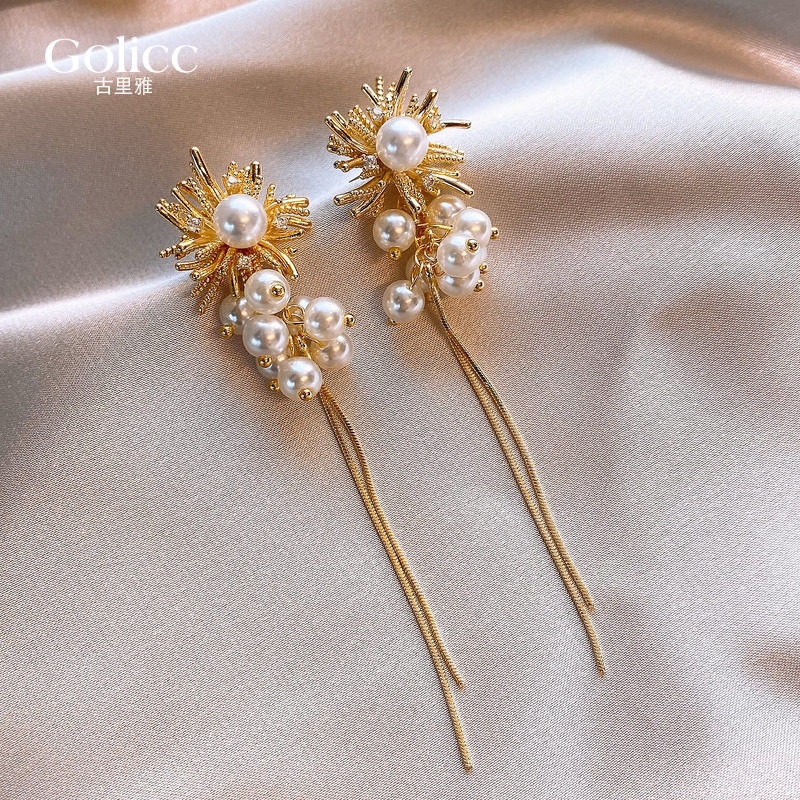 金色烟花珍珠流苏耳环女高级感轻奢耳饰适合冬天的耳钉2025巨好看