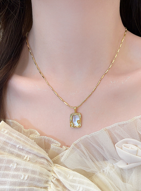 金色几何母贝吊坠项链锁骨链轻奢