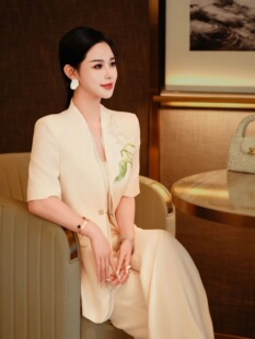设计师高定法绣重工珠花刺绣白色西装套装阔腿裤夏季女装2026年