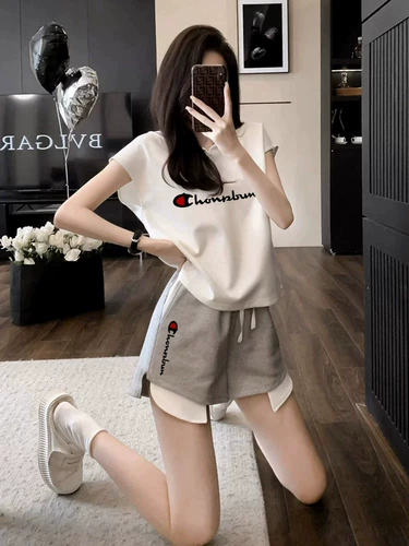 Летний комплект, футболка для отдыха, дизайнерские шорты, популярно в интернете, короткий рукав, тренд сезона