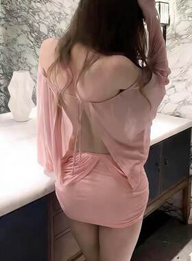 粉色一字肩长袖连衣裙女秋季显瘦收腰裙子蝙蝠袖纯欲辣妹包臀短裙