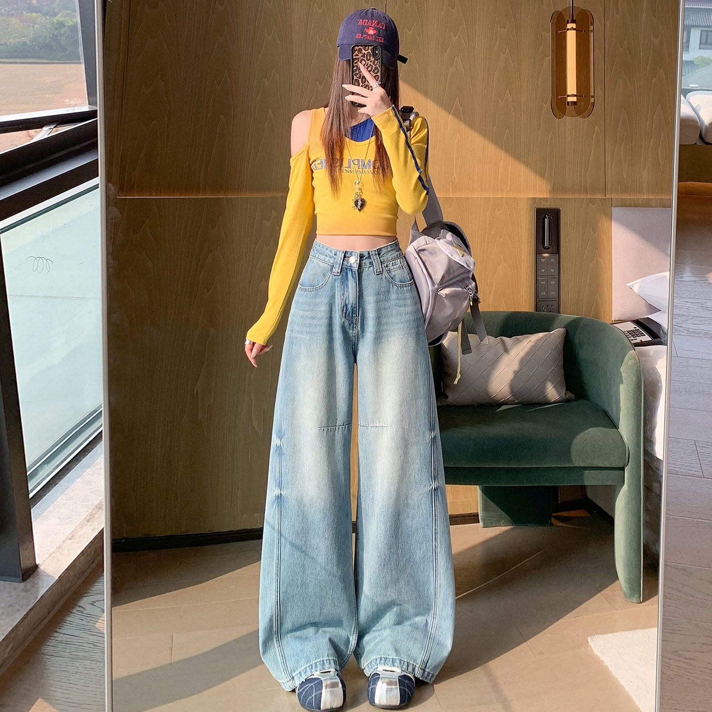 浅色水洗高腰阔腿牛仔裤女2026春季新款扎花设计感美式弯刀休闲裤