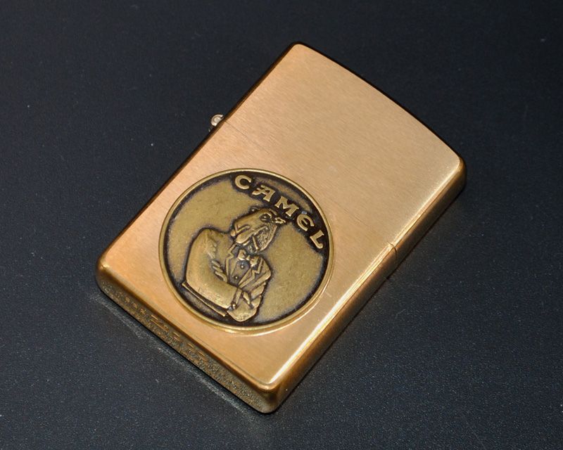 原装正品zippo打火机-精品收藏-1992年纪念底铜骆驼乔无字贴章机