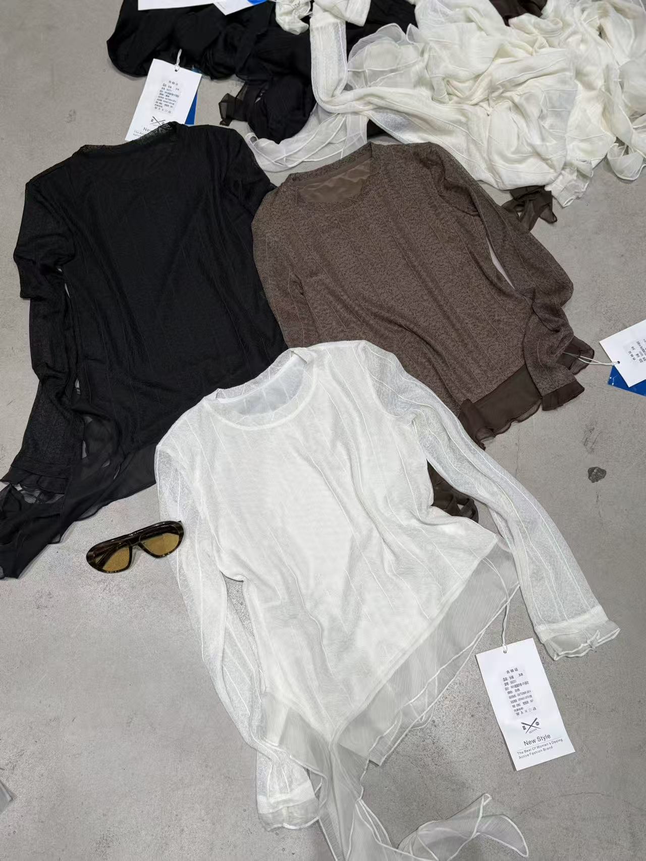 显瘦拼接蕾丝长袖T恤打底衫上衣