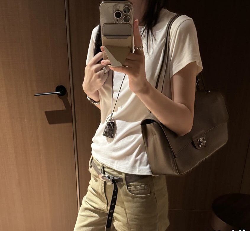 纯色简约百搭显瘦T恤小版上衣女