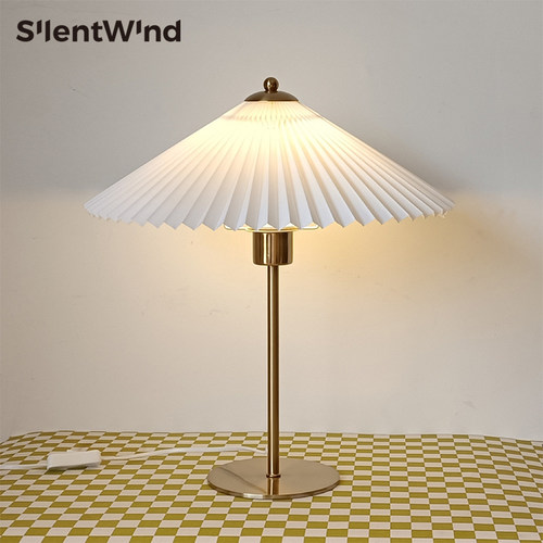 卧室花瓣形床头灯轻奢铜氛围灯