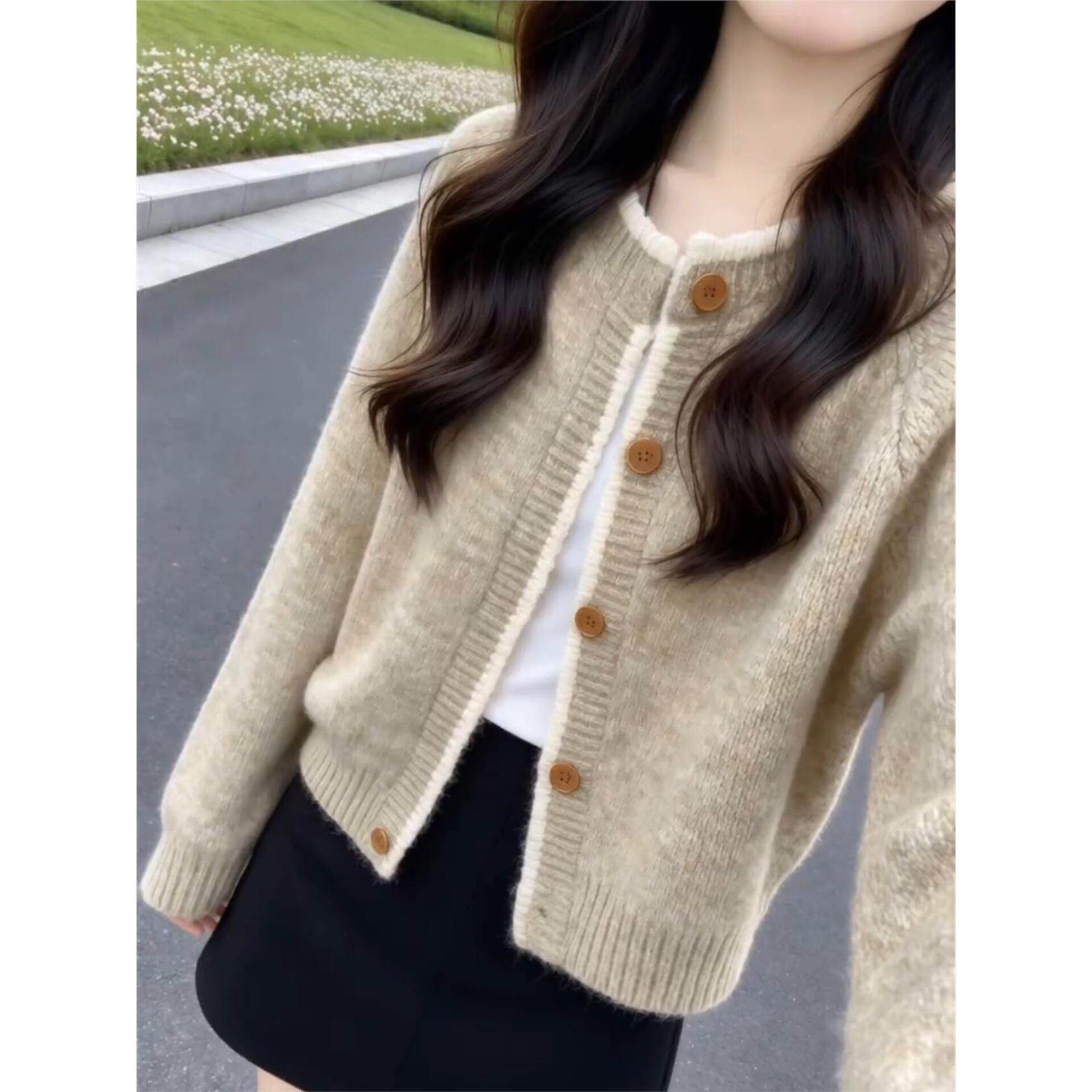 卡其色木耳边小香风圆领