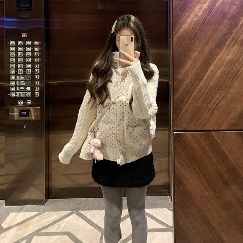 韩系甜美波点拼接加厚短款棉服女