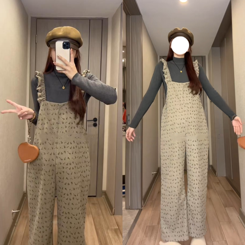 孕妇百搭上衣+碎花背带裤套装