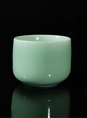 订制青瓷酒杯家用小酒杯圆形酒杯清酒黄酒杯烈酒盅陶瓷白酒杯子