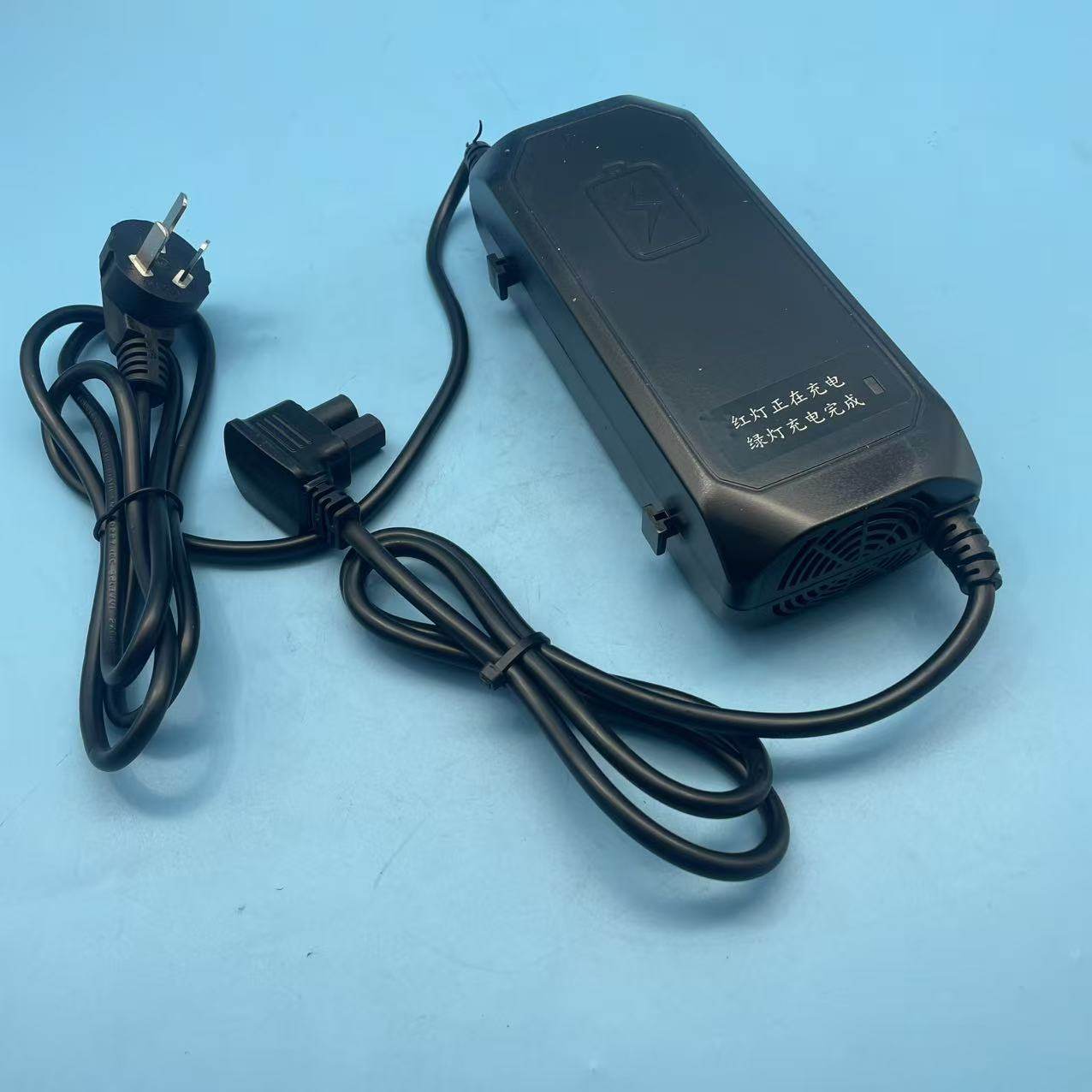 宝骊KBP20-S3外置充电机ESCH48V2.5A-G林德MT20充电器54.6V2.5A