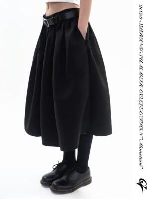 低腰简约大裙摆黑色长裙