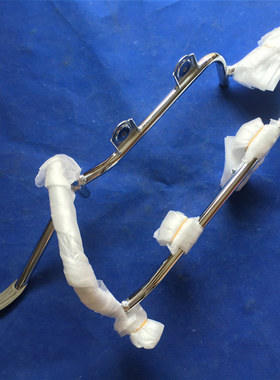 适用摩托车铃木悦酷GZ150-A边箱支架左边箱架组成/右边箱架组成