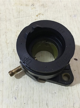 适用铃木钻豹HJ125k-2A/3A国三 GN125-2F化油器接头 进气管 接口
