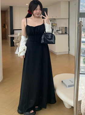 DEMA小德玛 纯色吊带连衣裙法式修身收腰夏季度假超显瘦大码长裙