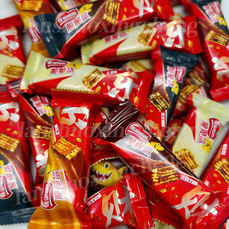 【新年限定】雀巢脆脆鲨威化夹心饼干抹茶牛奶巧克力混合口味零食