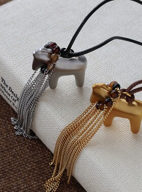 复古时尚简约小马吊坠项链甜美可爱休闲百搭毛衣链设计感小众项饰