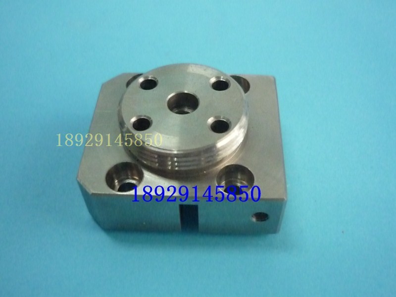 宝贝名称：法兰克慢走丝线切割上下机头眼模固定座F8403 规格：40*40*25T 适用机型：a-A,B series 原厂编号：A290-8103-X762