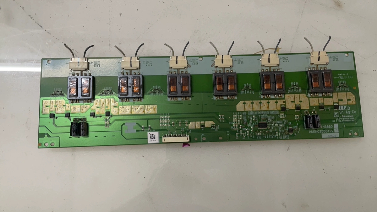 康佳LC32ES62高压板RDENC2556TPZ    IM3860