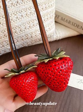 皮革树脂草莓吊坠项链小清新田园风锁骨链时尚个性小众设计感