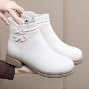 真皮国风女鞋秋冬软底短靴舒适大码休闲皮鞋中年保暖加绒妈妈棉鞋