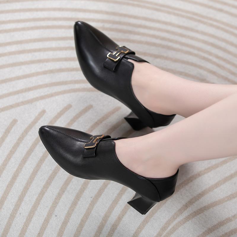 真皮深口单鞋女尖头中跟全牛皮一脚蹬粗跟小皮鞋春秋款软底妈妈鞋