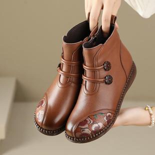 全真皮短靴女平底舒适妈妈鞋棉鞋冬季保暖防滑软底加绒中老年皮鞋