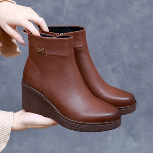 秋冬季女鞋坡跟短靴女松糕底高跟鞋加绒棉靴舒适软底软面羊皮靴子