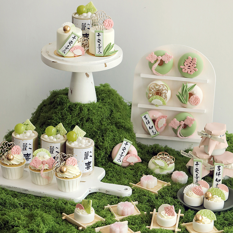 仿真粉绿色中式甜品奶油纸杯蛋糕