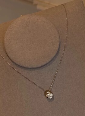 时尚OL四叶草小银豆吊坠钛钢项链