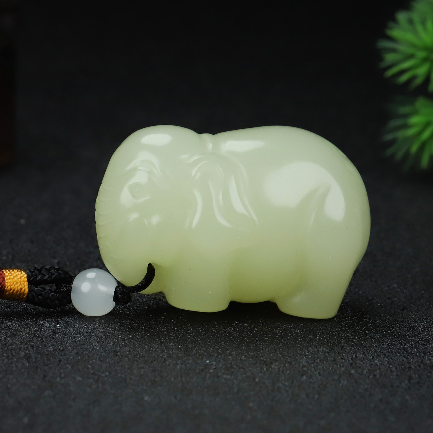 新疆和田玉青白玉小象把玩件天然玉石吉祥大象手把件原石雕刻吉祥