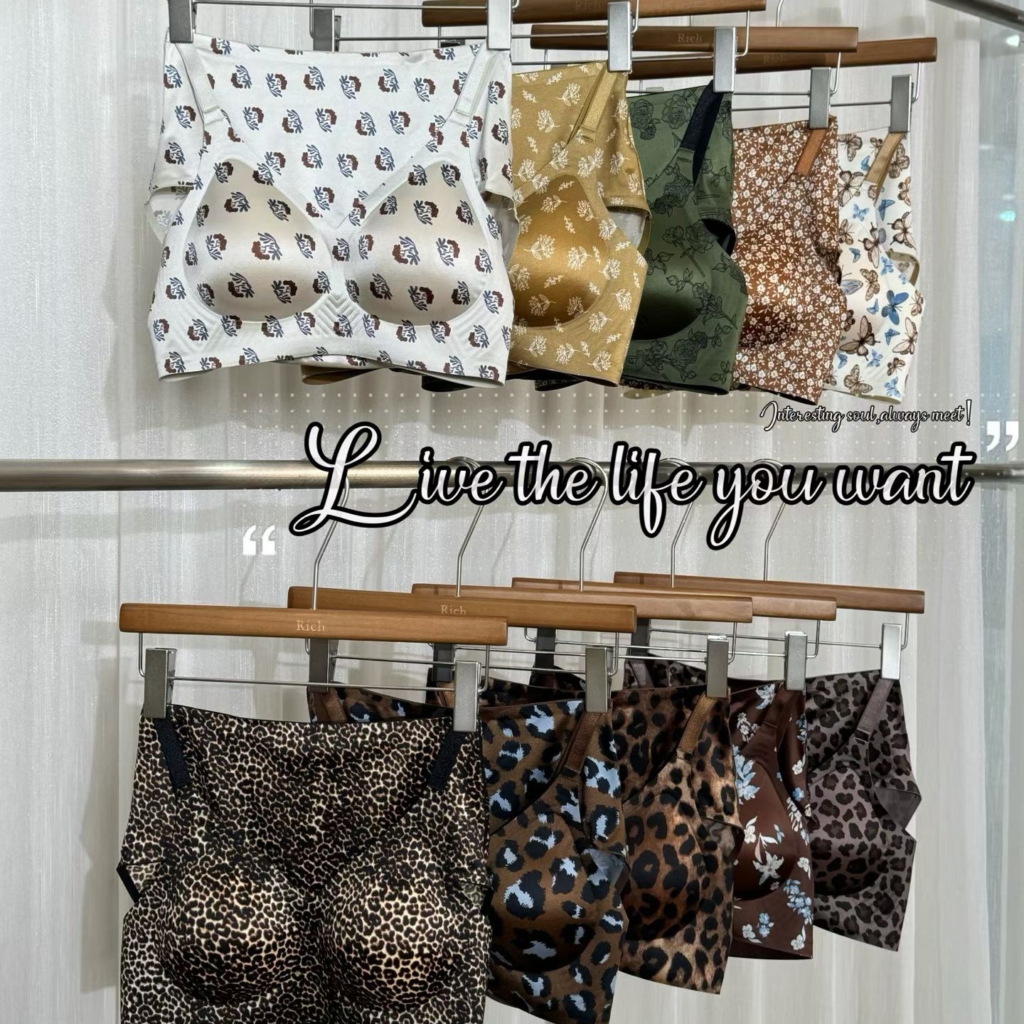 闹小姐新款文胸缎面丝绸无痕内衣裤套装舒适透气碎花性感上托聚拢