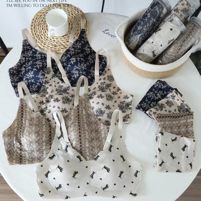 闹小姐新款文胸薄杯无钢圈聚拢无痕丝滑缎面丝绸猫爪杯内衣套装