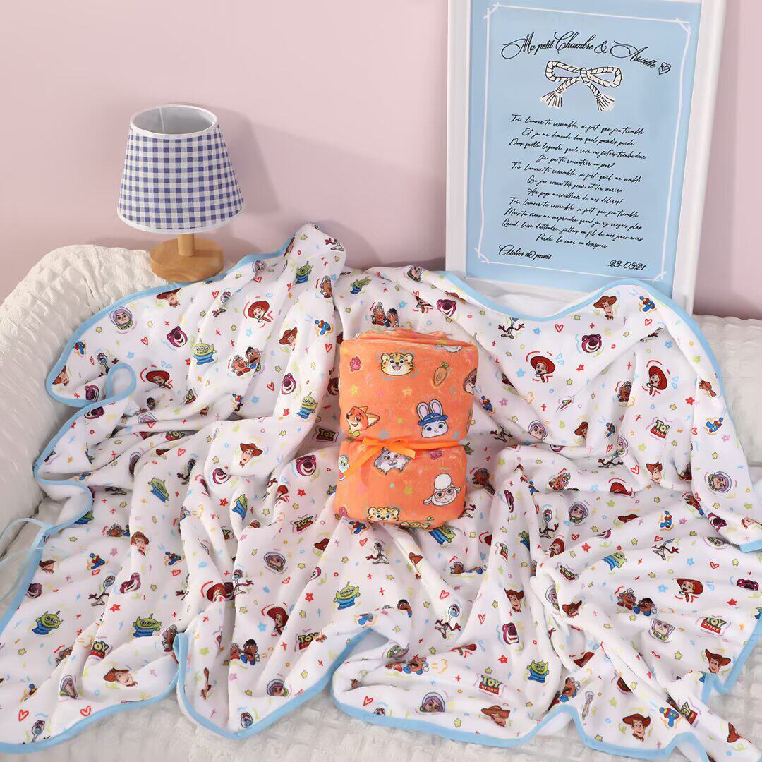 日系可爱卡通满头印花珊瑚绒毯办公宿舍午睡毛毯空调毯车载盖毯礼