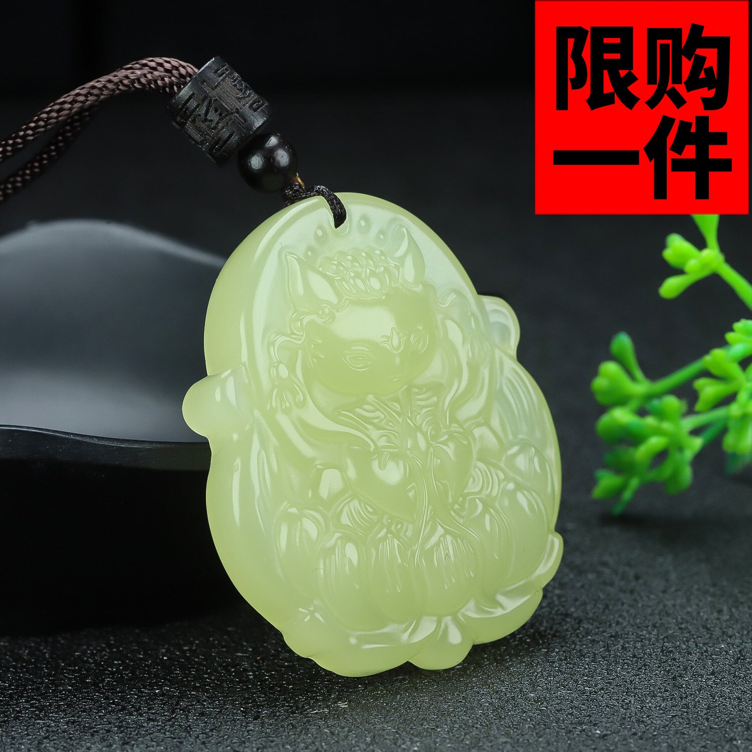 和田玉茶青色狐狸吊坠男女款青白玉黄口九尾狐挂件玉佩玉坠毛衣链