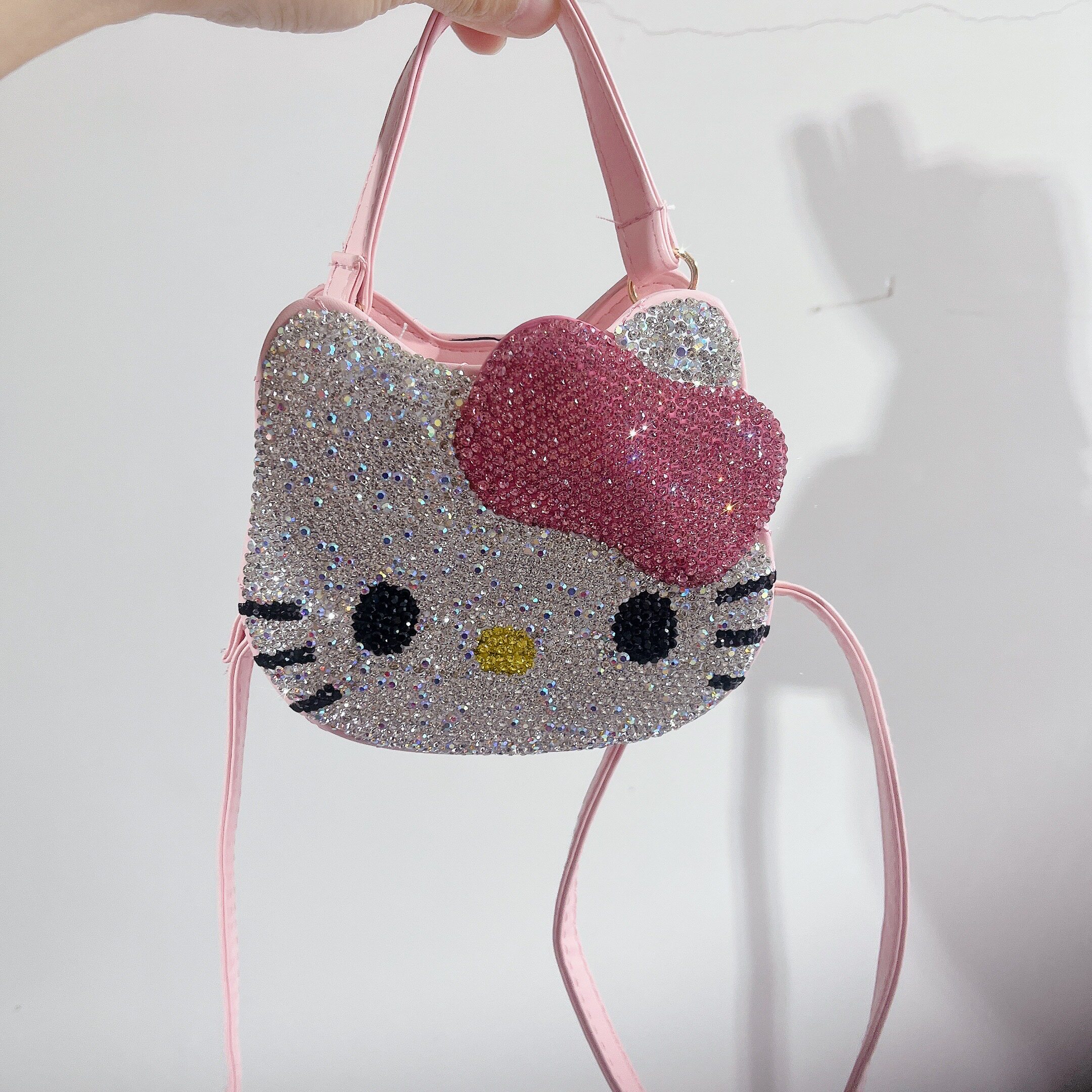 新设计超萌女生卡通哈喽kitty钻包可爱时尚holle猫手工镶钻手提包